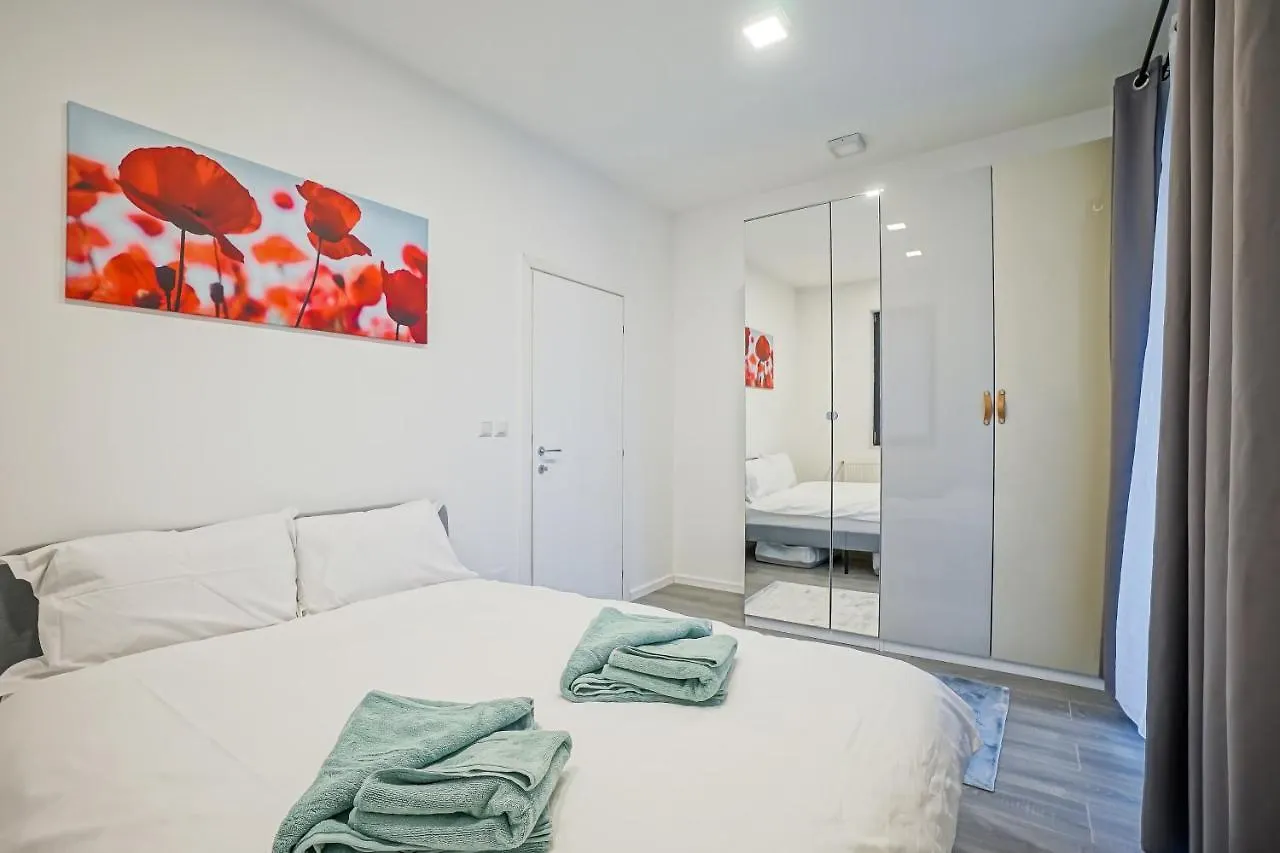 Bright Apartments Moments Away From Herastrau Park, Mall And Metro Bucarest