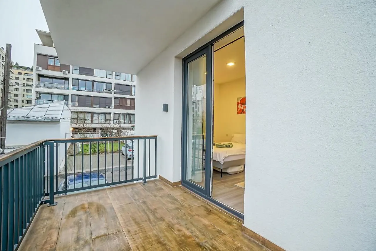 Bright Apartments Moments Away From Herastrau Park, Mall And Metro Bucarest 0*,  Rumanía
